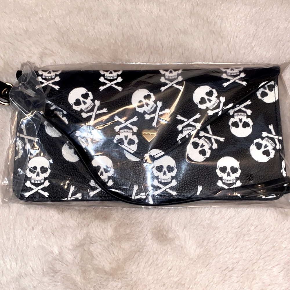 Betsey Johnson wristlet